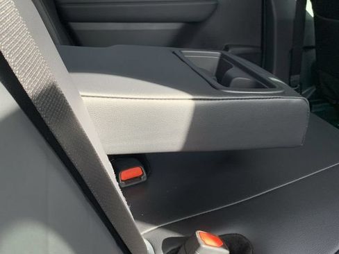 Used 2025 Toyota Highlander XLE FWD image 36