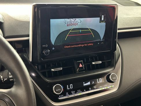 Used 2025 Toyota Corolla Cross XLE FWD image 17