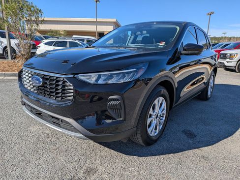 Certified 2023 Ford Escape Active w/ Tech Pack #2 image 9