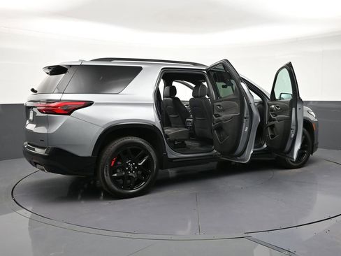 Used 2023 Chevrolet Traverse Premier w/ Redline Edition AWD/4WD image 32