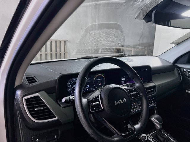 Used 2024 Kia Seltos SX AWD/4WD image 11