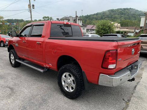 Used 2016 RAM 2500 SLT w/ Luxury Group AWD/4WD image 3