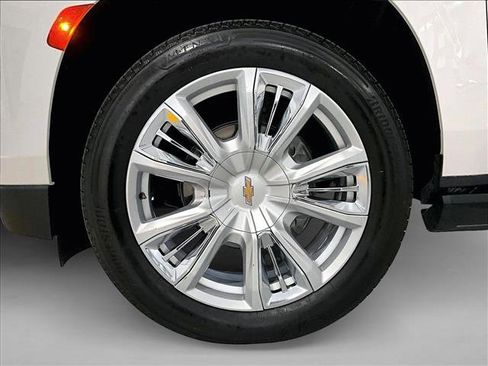 Used 2021 Chevrolet Suburban High Country RWD image 10