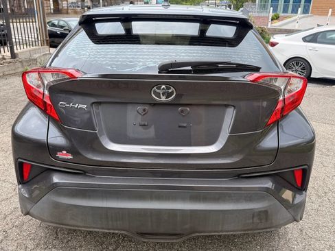 Used 2019 Toyota C-HR XLE FWD image 6