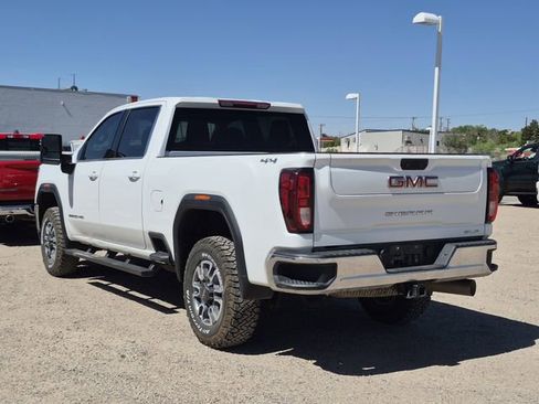 Used 2022 GMC Sierra 3500 SLE w/ SLE Convenience Package AWD/4WD image 10