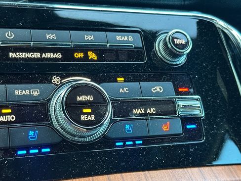 Used 2019 Lincoln Navigator L Reserve image 28