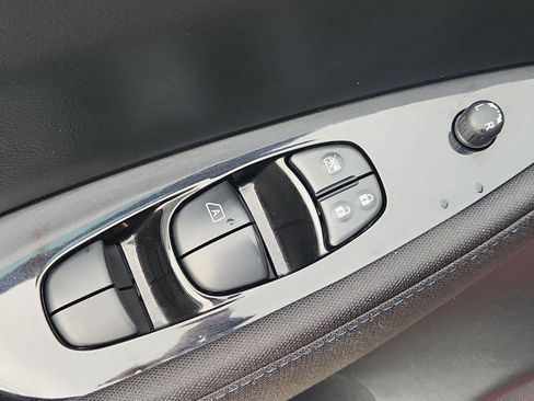 Used 2022 Nissan Leaf SV FWD image 22