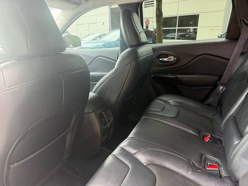 Used 2021 Jeep Cherokee Latitude Plus AWD/4WD image 14