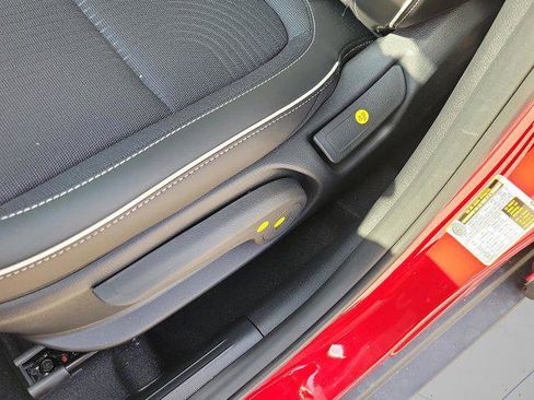 New 2025 Hyundai Venue Limited image 27