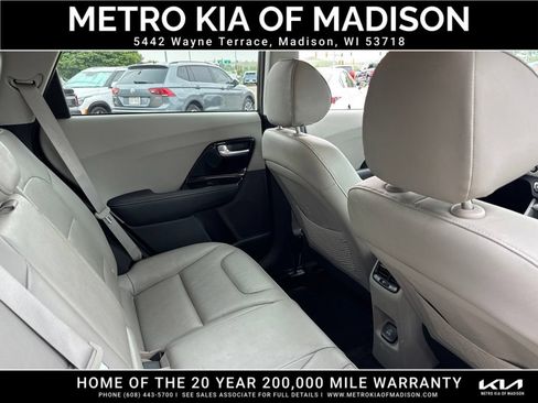 Used 2018 Kia Niro EX Premium FWD image 38