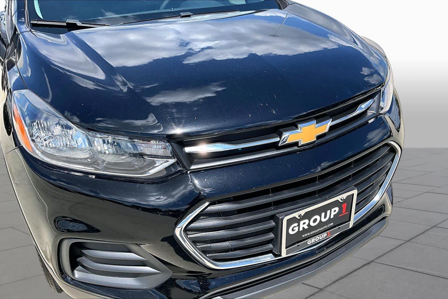 Used 2020 Chevrolet Trax LS w/ Tint and Cruise Package AWD/4WD image 28