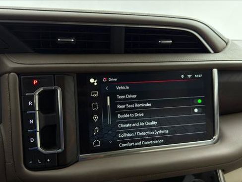 Used 2022 GMC Yukon XL Denali AWD/4WD image 37