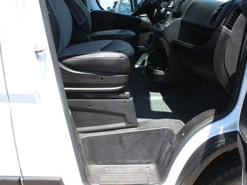 Used 2025 RAM ProMaster 2500 w/ Convenience Group FWD image 28