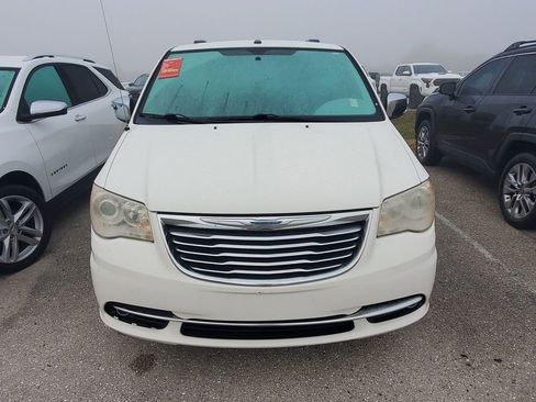 Used 2011 Chrysler Town & Country Limited w/ Trailer Tow Group image 2
