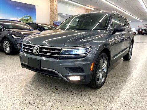 Used 2019 Volkswagen Tiguan SEL Premium image 2