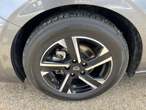 Used 2024 Nissan Sentra SV image 38