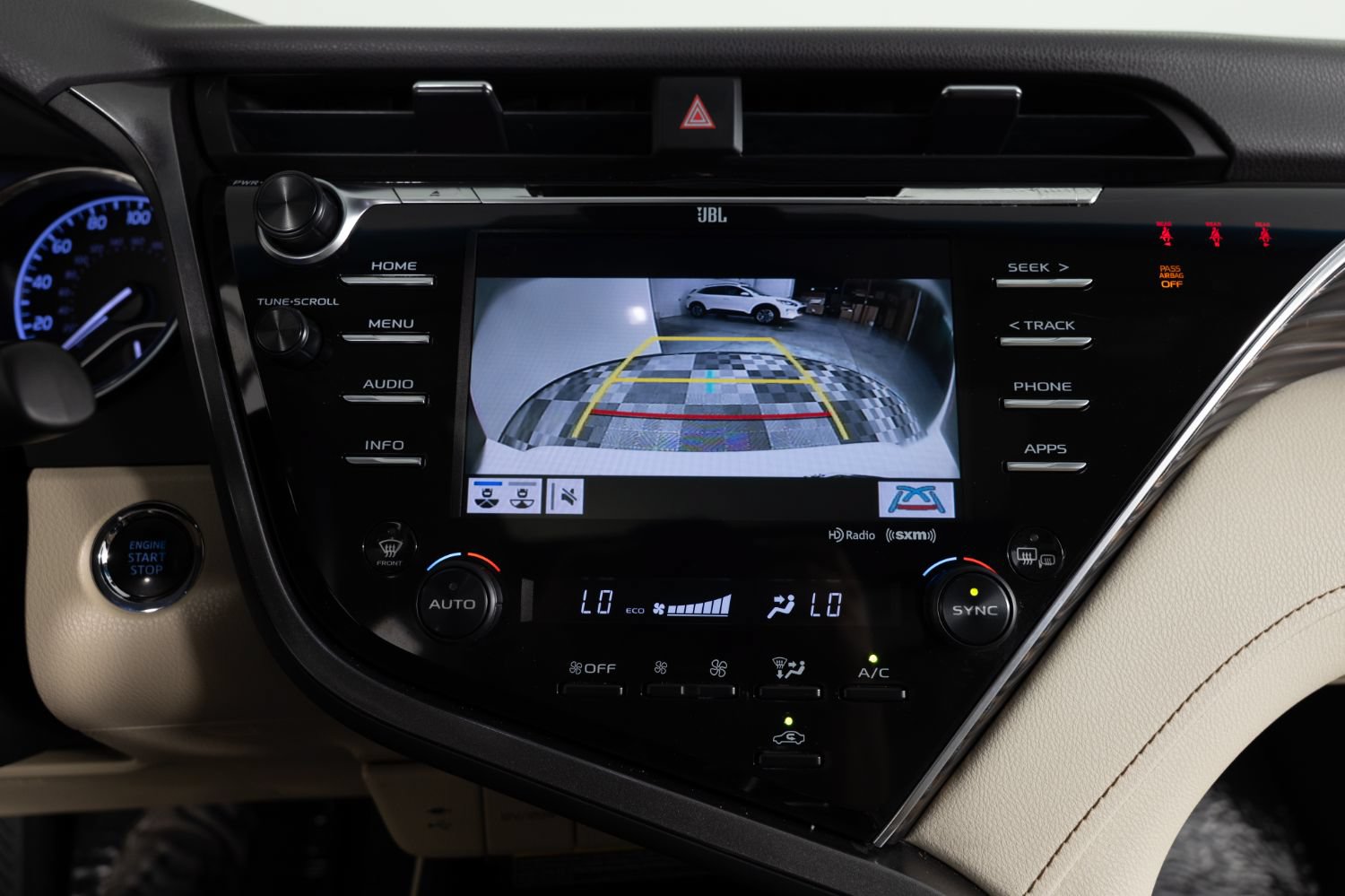 Used 2018 Toyota Camry XLE FWD image 34