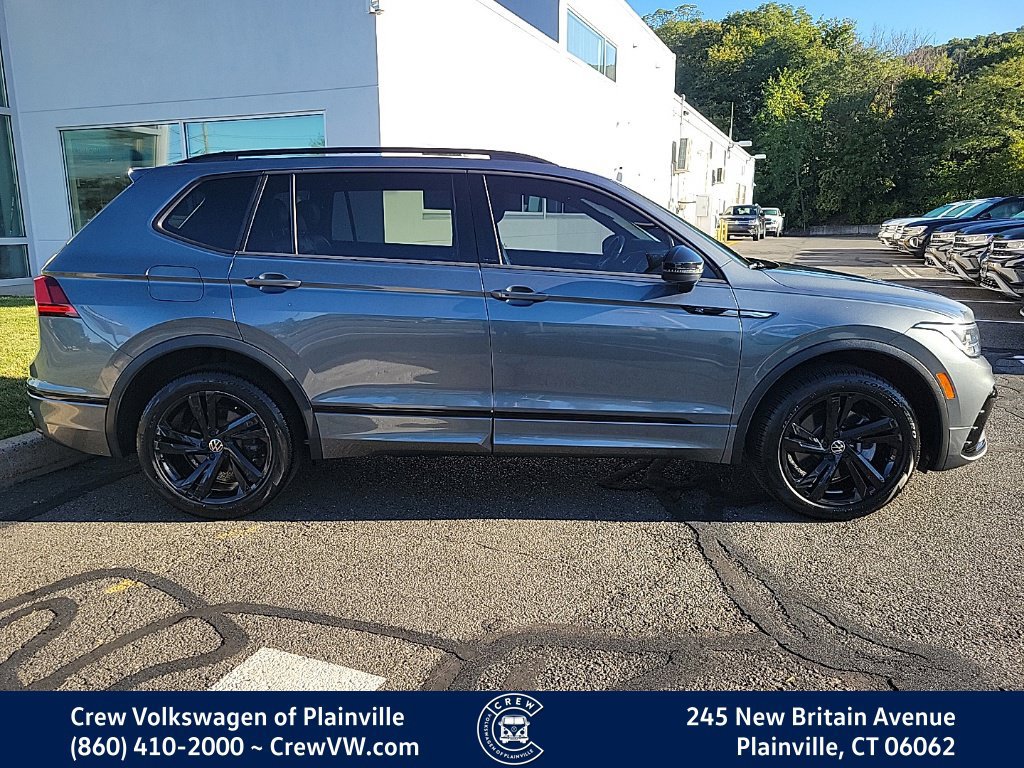 Certified 2024 Volkswagen Tiguan SE R-Line AWD/4WD image 33