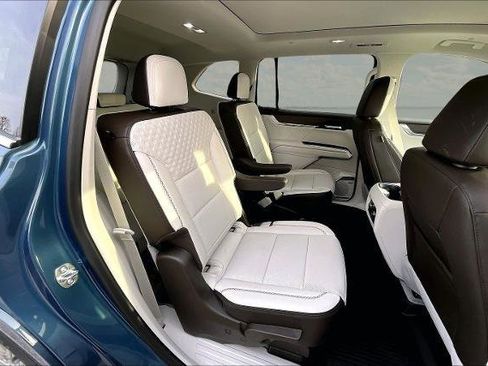 New 2026 GMC Acadia Denali w/ Super Cruise Package image 9