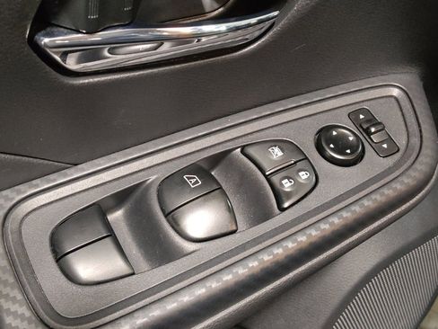 Used 2025 Nissan Versa SV w/ Trunk Package FWD image 27