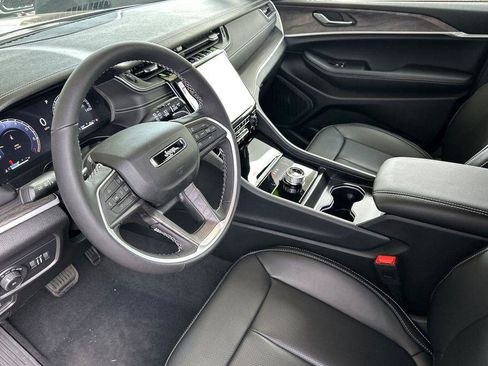 New 2025 Jeep Grand Cherokee L Limited w/ Luxury Tech Group II image 7