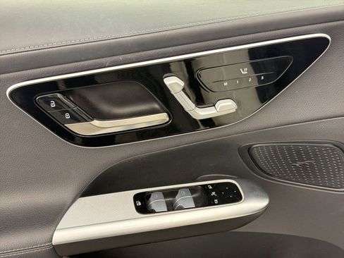 Used 2023 Mercedes-Benz GLC 300 4MATIC image 19