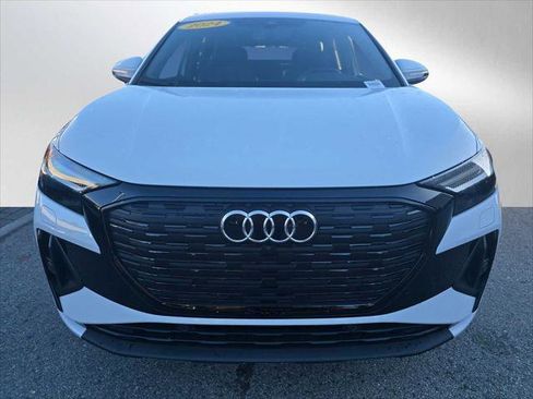 Used 2024 Audi Q4 e-tron Prestige w/ Black Optic Plus Package image 7