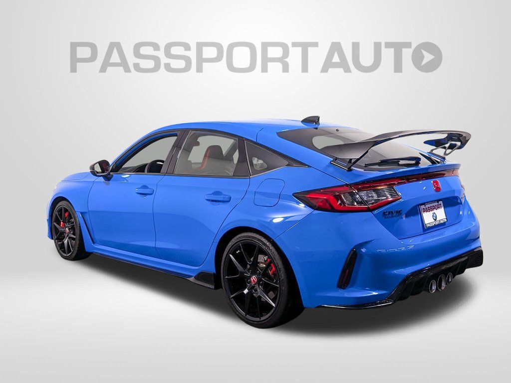 Used 2025 Honda Civic Type R image 3