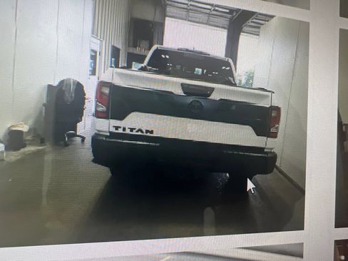 Used 2023 Nissan Titan PRO-4X w/ Pro-4x Convenience Package AWD/4WD image 6