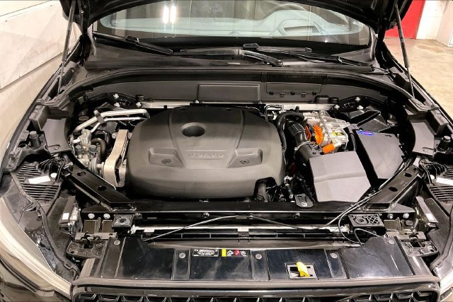Certified 2024 Volvo XC60 T8 Ultimate AWD/4WD image 13