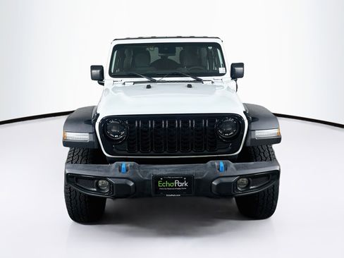 Used 2024 Jeep Wrangler Unlimited AWD/4WD image 2