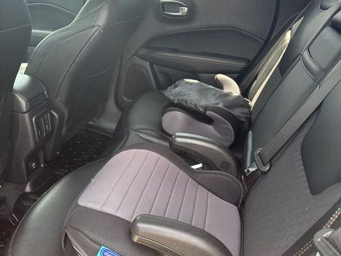 Used 2020 Jeep Compass Latitude FWD image 8