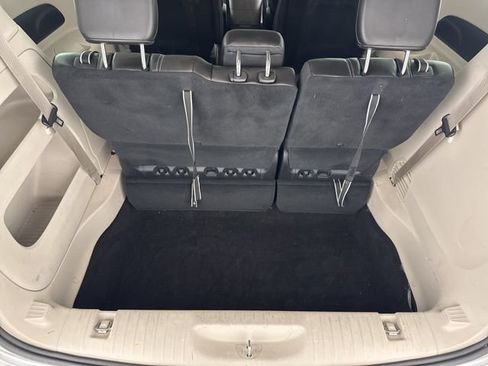 Used 2023 Chrysler Pacifica Touring-L image 28