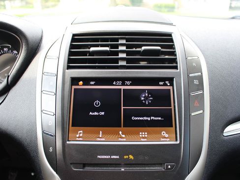 Used 2019 Lincoln MKC Premiere FWD image 23