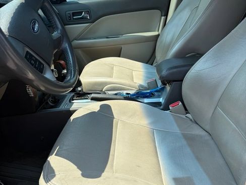 Used 2010 Ford Fusion SEL FWD image 3