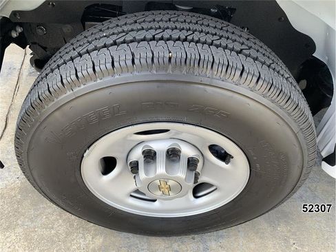 Used 2025 Chevrolet Express 2500 Extended w/ Communications Package image 21