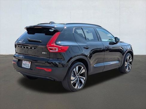 Used 2023 Volvo XC40 B5 Plus w/ Protection Package Premier AWD/4WD image 5