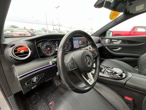 Used 2017 Mercedes-Benz E 300 4MATIC image 22