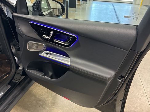 Used 2025 Mercedes-Benz GLC 300 4MATIC image 20