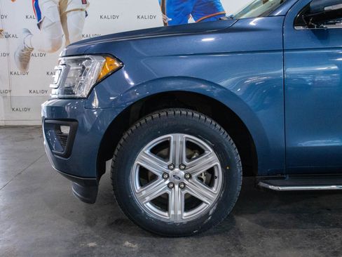Used 2019 Ford Expedition Max XLT w/ Equipment Group 202A AWD/4WD image 16