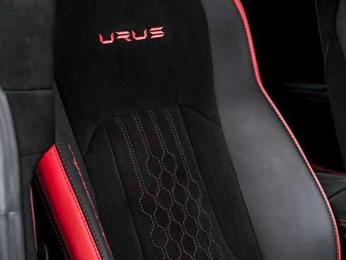 Used 2024 Lamborghini Urus Performante AWD/4WD image 43