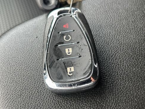 Used 2025 Chevrolet Trax LT FWD image 20