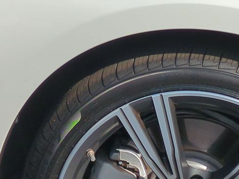 Certified 2024 BMW 330e w/ Convenience Package image 12