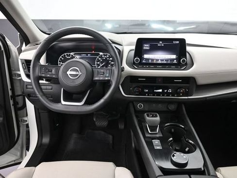 Used 2023 Nissan Rogue SV w/ SV Premium B Package AWD/4WD image 11