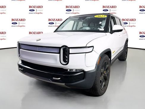Used 2023 Rivian R1S Launch Edition image 4