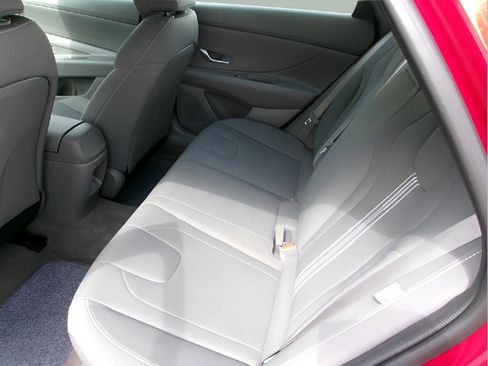 Used 2024 Hyundai Elantra SEL image 10