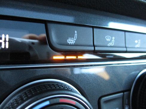 Used 2021 Volkswagen Tiguan SE R-Line image 24