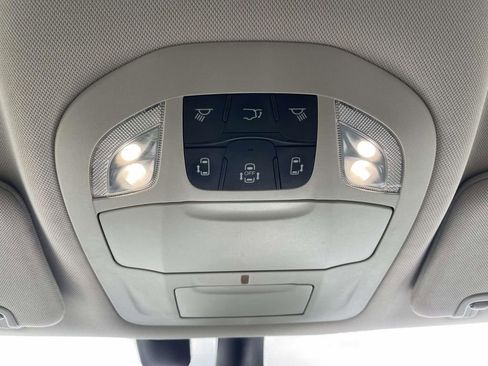 Used 2022 Chrysler Pacifica Touring-L image 30