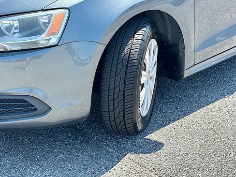 Used 2014 Volkswagen Jetta S image 24