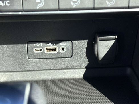 Used 2022 Nissan Sentra SV image 24